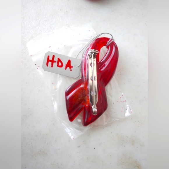 💥 CLOSET CLOSING SALE 💥 Awareness Pin-Heart Disease Association - Picture 4 of 5